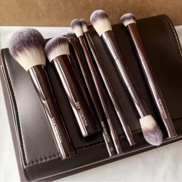 Hourglass Set of 7 Travel Brush Set with Leather Case - Picture 1 of 6